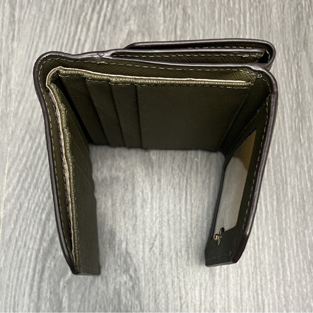 Michael Kors Hayes Small Tri-Fold Wallet Olive Green Pebbled Leather Gold Logo - Picture 6 of 11